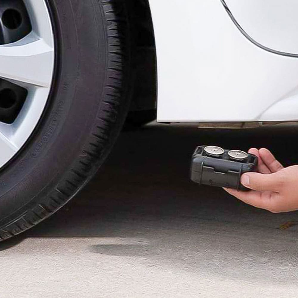 Best vehicle GPS Trackers for under the car - Which is right for you? - SSS Corp.