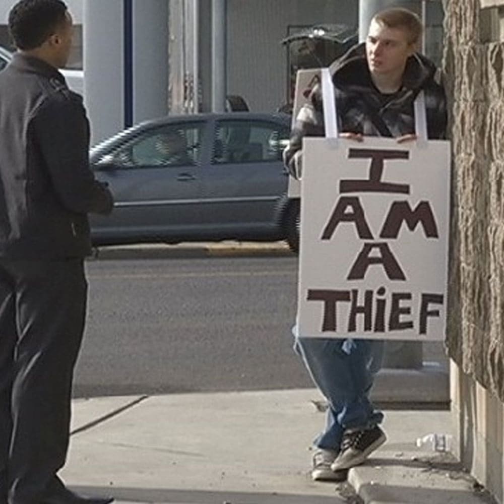 How to use UV ink and visible stain to catch sticky fingers thieves - SSS Corp.